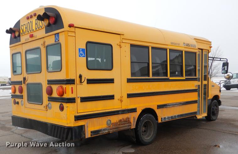 image for item FA9270 2004 Ford E450 school bus
