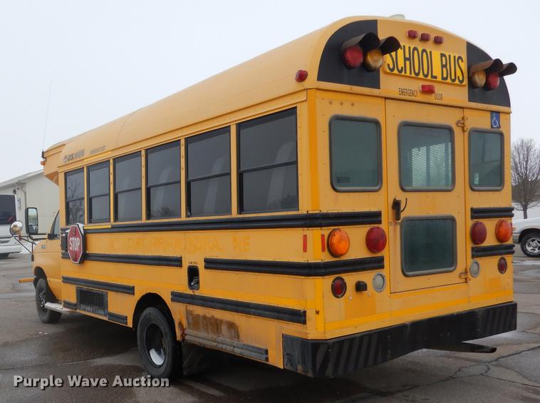 image for item FA9270 2004 Ford E450 school bus