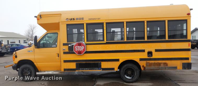 image for item FA9270 2004 Ford E450 school bus