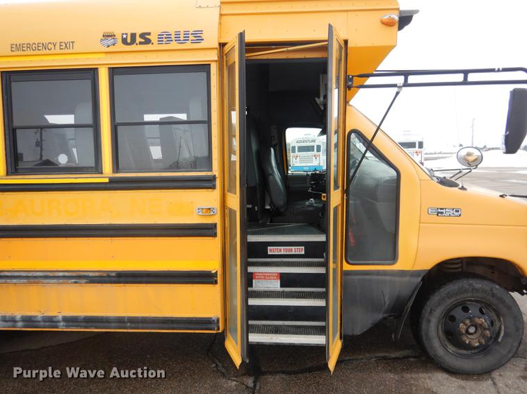 image for item FA9270 2004 Ford E450 school bus