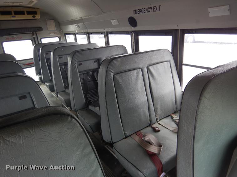 image for item FA9270 2004 Ford E450 school bus