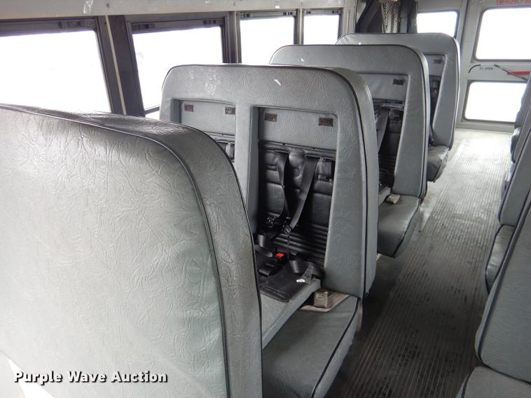image for item FA9270 2004 Ford E450 school bus