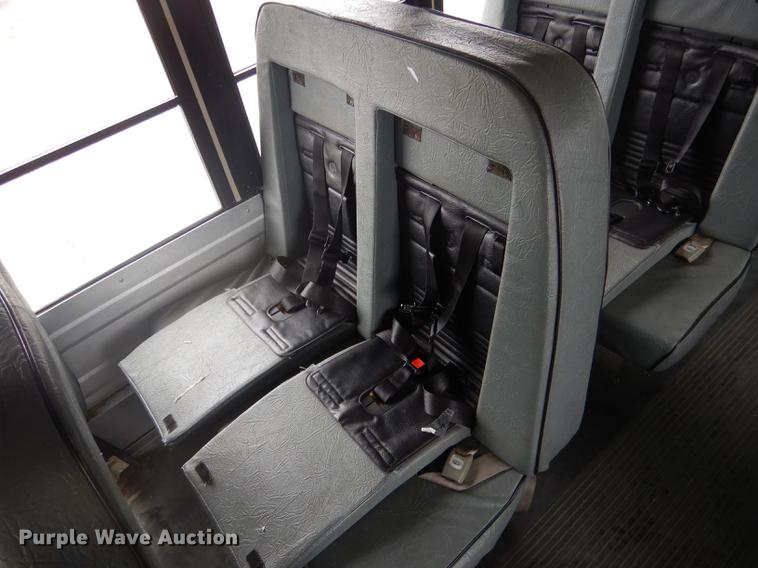 image for item FA9270 2004 Ford E450 school bus