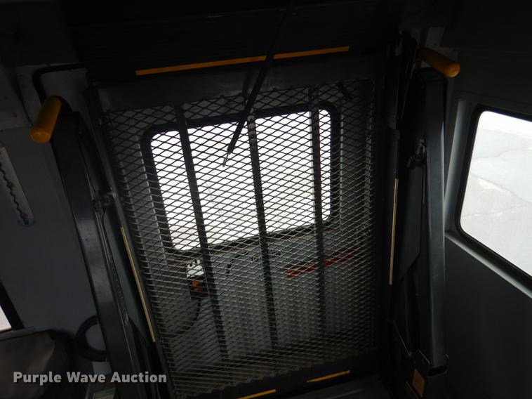 image for item FA9270 2004 Ford E450 school bus