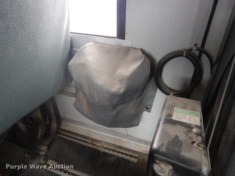 image for item FA9270 2004 Ford E450 school bus