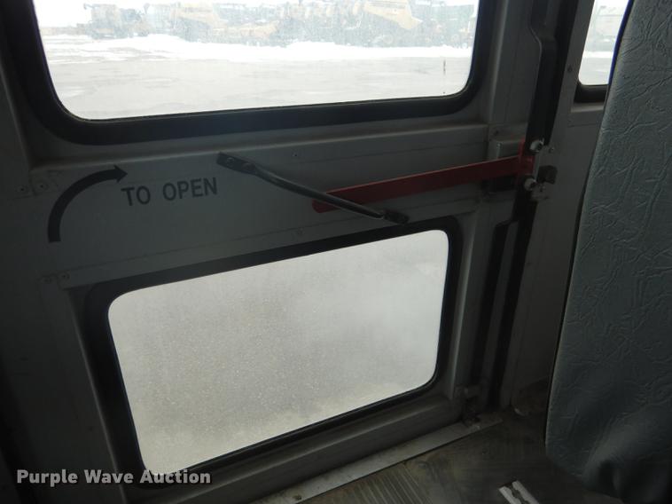 image for item FA9270 2004 Ford E450 school bus