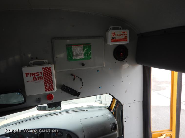 image for item FA9270 2004 Ford E450 school bus