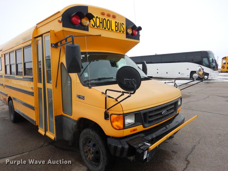 image for item FA9270 2004 Ford E450 school bus