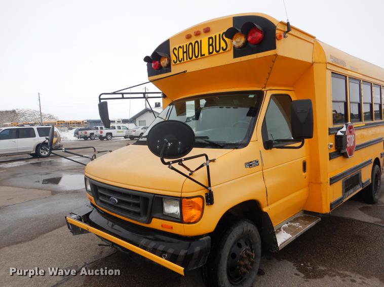 image for item FA9270 2004 Ford E450 school bus