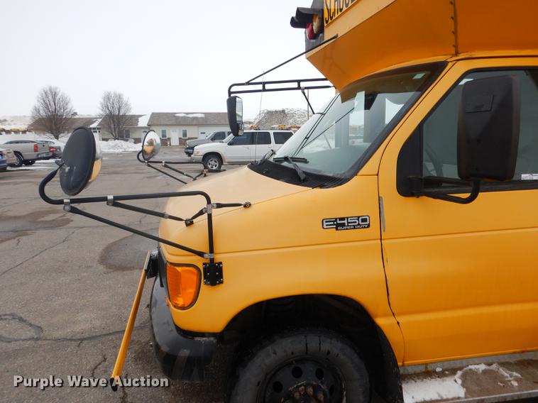 image for item FA9270 2004 Ford E450 school bus