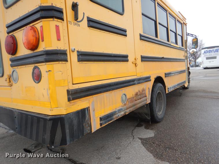 image for item FA9270 2004 Ford E450 school bus