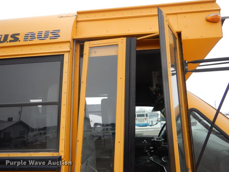image for item FA9270 2004 Ford E450 school bus