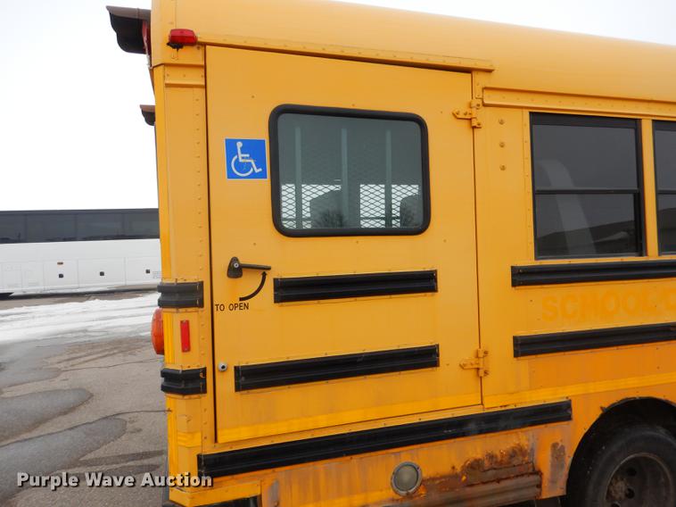 image for item FA9270 2004 Ford E450 school bus