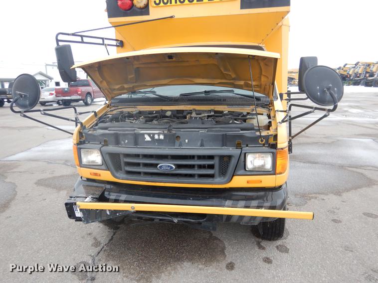 image for item FA9270 2004 Ford E450 school bus