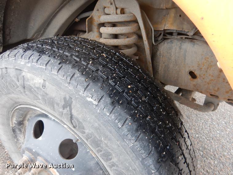 image for item FA9270 2004 Ford E450 school bus