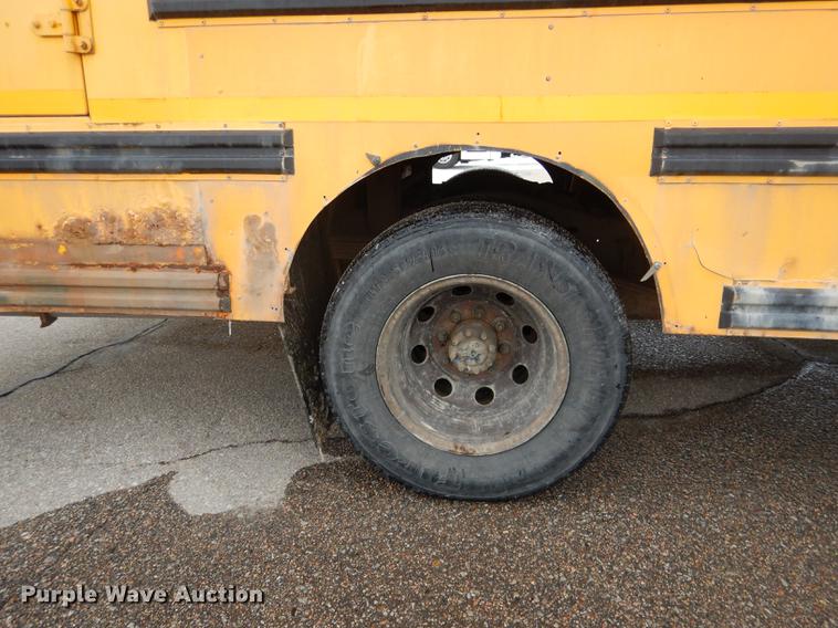 image for item FA9270 2004 Ford E450 school bus
