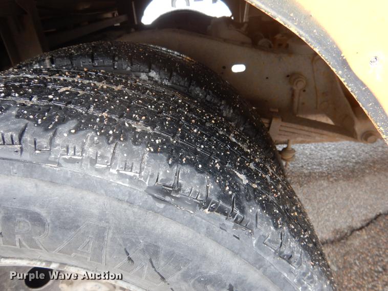 image for item FA9270 2004 Ford E450 school bus