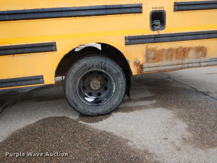 image for item FA9270 2004 Ford E450 school bus