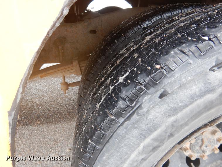 image for item FA9270 2004 Ford E450 school bus