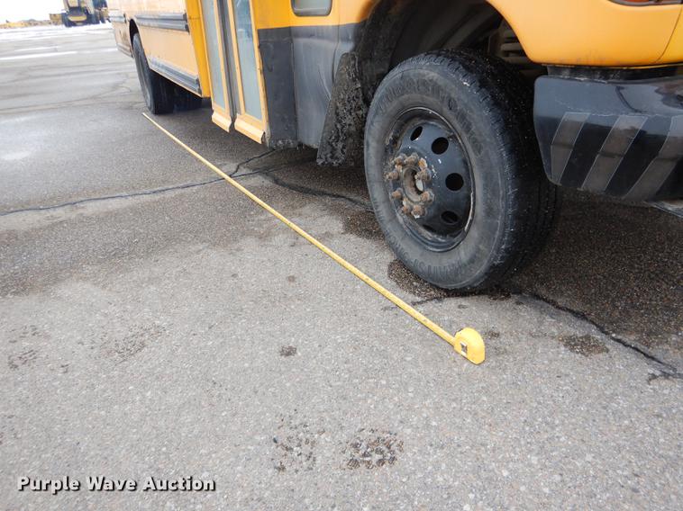 image for item FA9270 2004 Ford E450 school bus