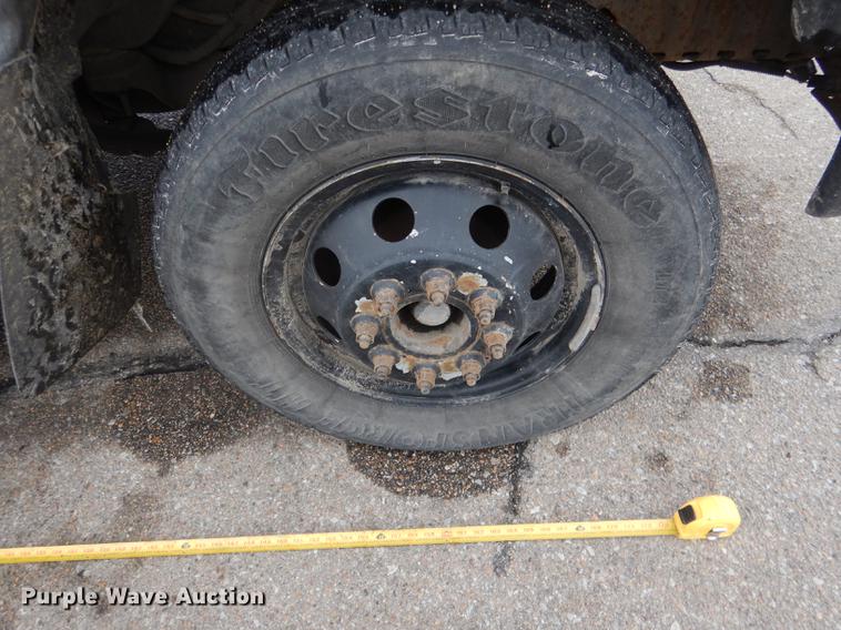 image for item FA9270 2004 Ford E450 school bus