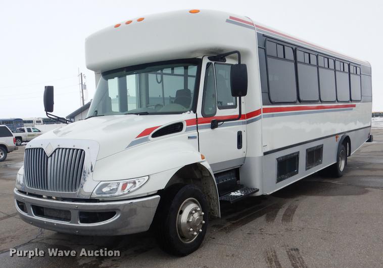 image for item FA9271 2008 International Champion shuttle bus