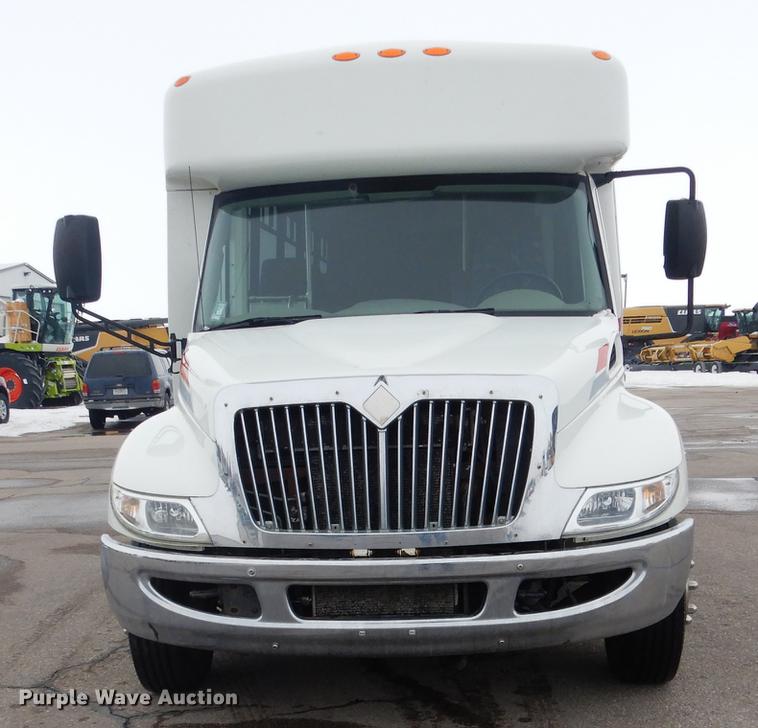 image for item FA9271 2008 International Champion shuttle bus