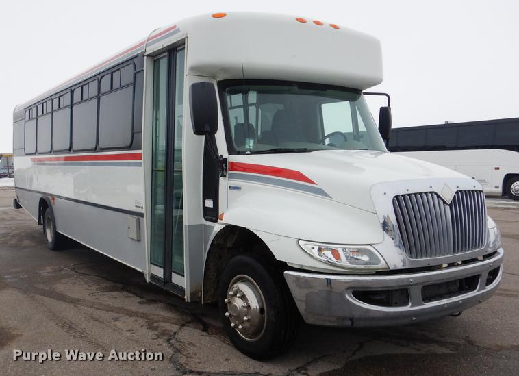 image for item FA9271 2008 International Champion shuttle bus