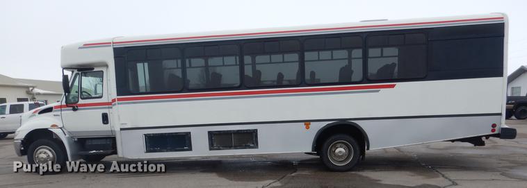 image for item FA9271 2008 International Champion shuttle bus