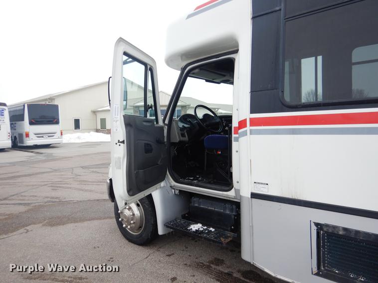 image for item FA9271 2008 International Champion shuttle bus