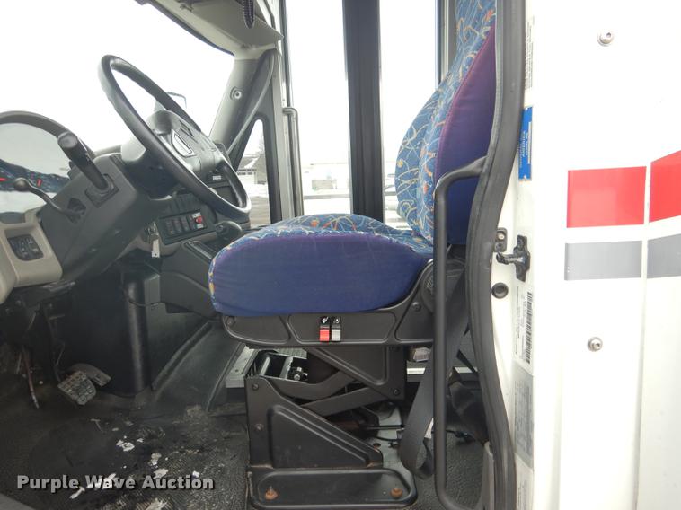 image for item FA9271 2008 International Champion shuttle bus