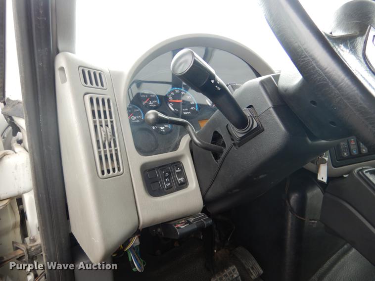 image for item FA9271 2008 International Champion shuttle bus