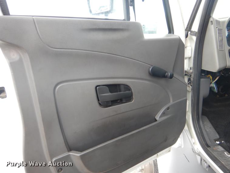 image for item FA9271 2008 International Champion shuttle bus