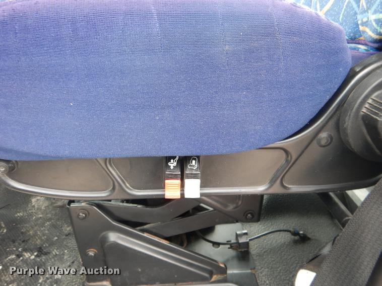 image for item FA9271 2008 International Champion shuttle bus