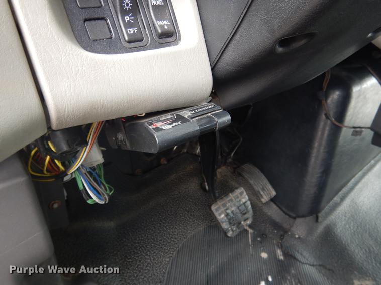 image for item FA9271 2008 International Champion shuttle bus