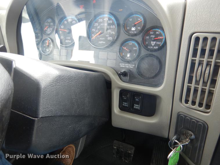 image for item FA9271 2008 International Champion shuttle bus