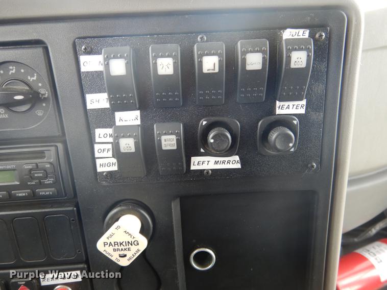 image for item FA9271 2008 International Champion shuttle bus