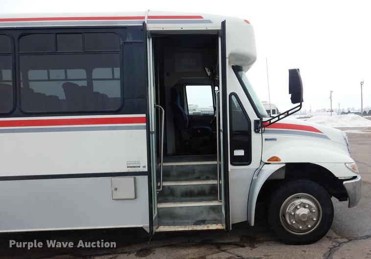 image for item FA9271 2008 International Champion shuttle bus