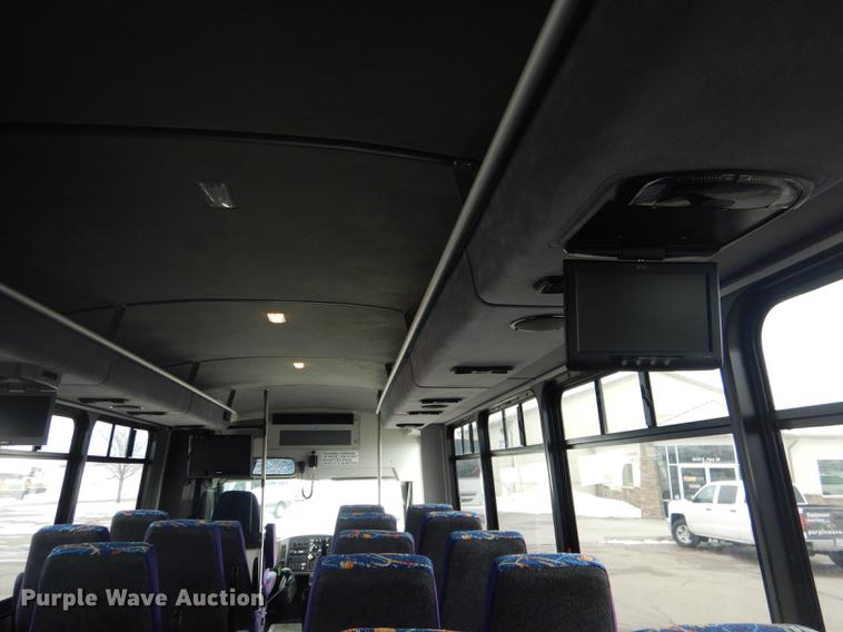 image for item FA9271 2008 International Champion shuttle bus