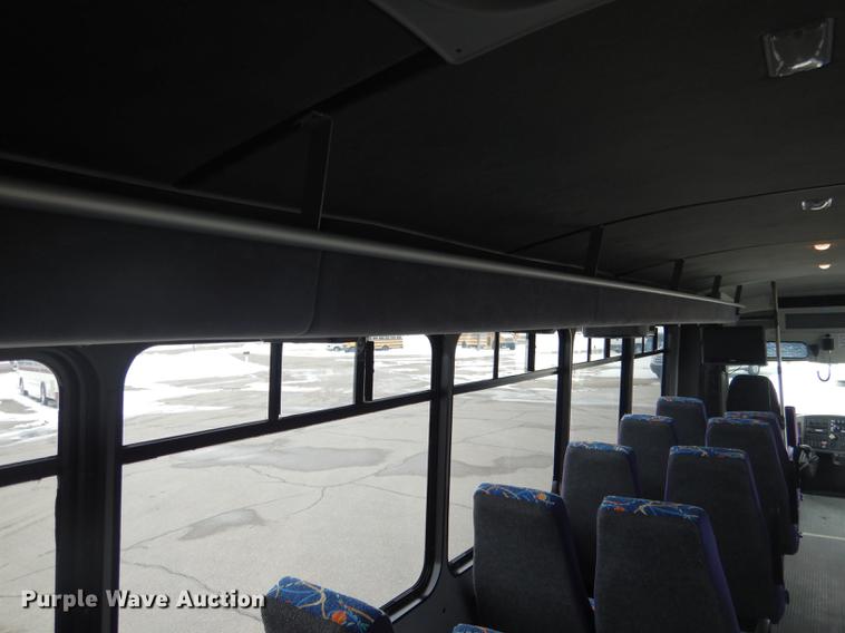 image for item FA9271 2008 International Champion shuttle bus