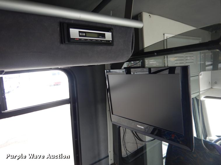 image for item FA9271 2008 International Champion shuttle bus