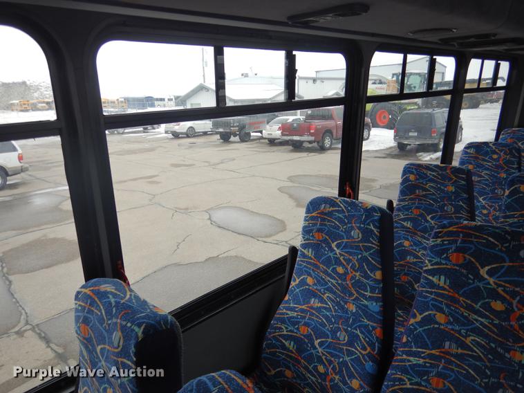 image for item FA9271 2008 International Champion shuttle bus