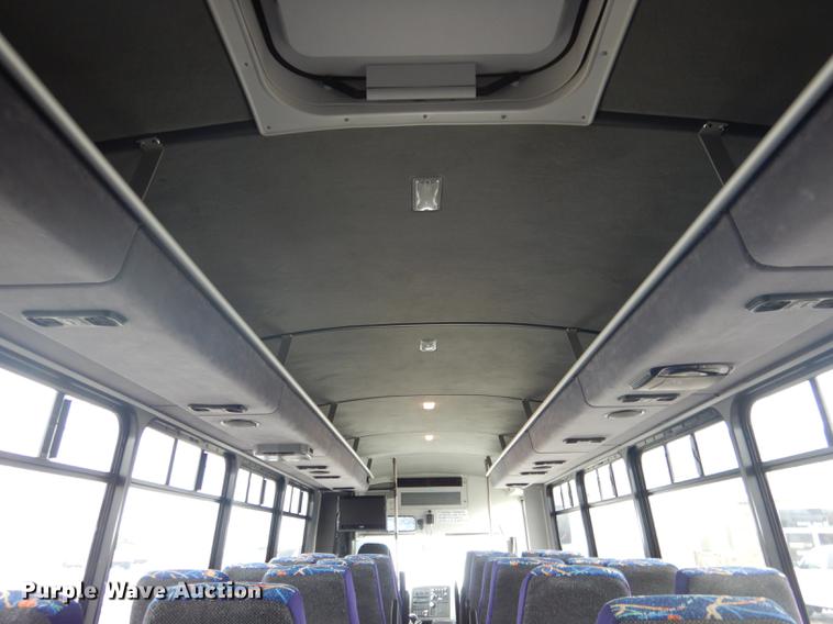 image for item FA9271 2008 International Champion shuttle bus