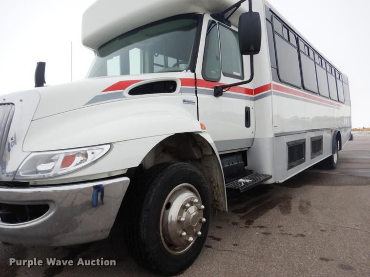 image for item FA9271 2008 International Champion shuttle bus