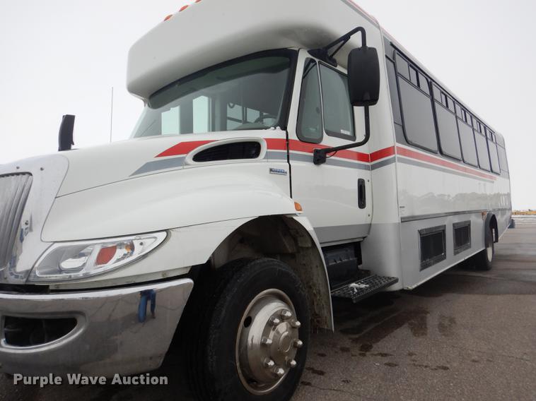 image for item FA9271 2008 International Champion shuttle bus