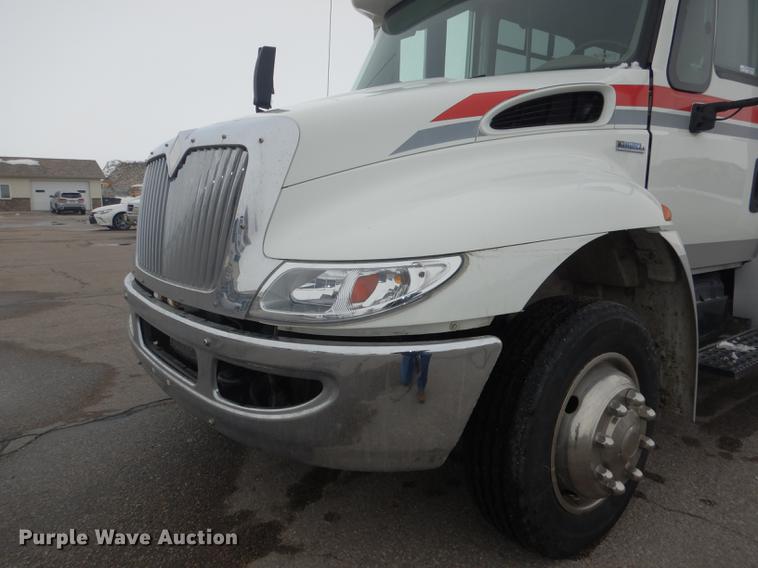 image for item FA9271 2008 International Champion shuttle bus