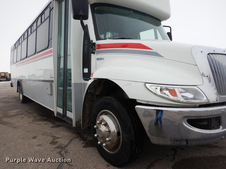 image for item FA9271 2008 International Champion shuttle bus
