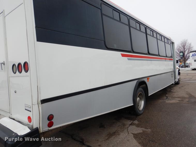 image for item FA9271 2008 International Champion shuttle bus