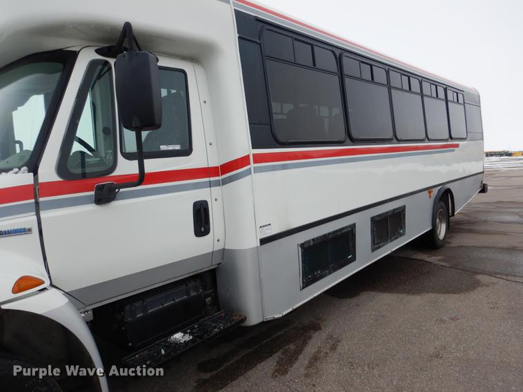 image for item FA9271 2008 International Champion shuttle bus