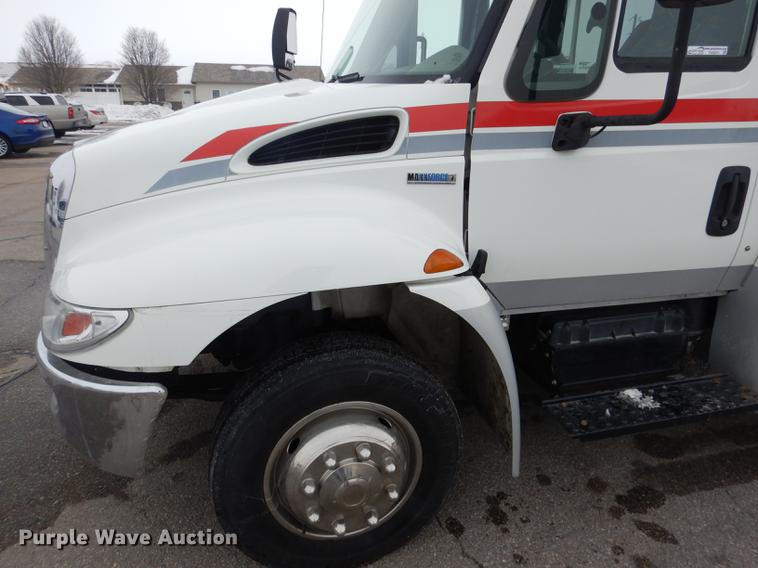 image for item FA9271 2008 International Champion shuttle bus